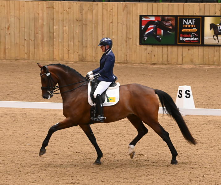 Nichola Buchanan St Giles Flamboyant KBIS YH Semi